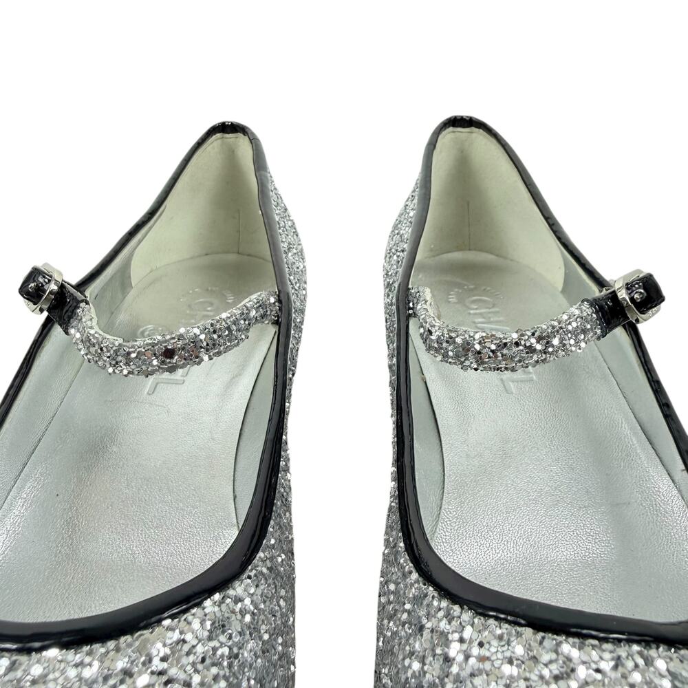 Chanel Glitter Patent Leather Cap Toe Mary Jane Pumps Silver Size 39.5 - Picture 6 of 12